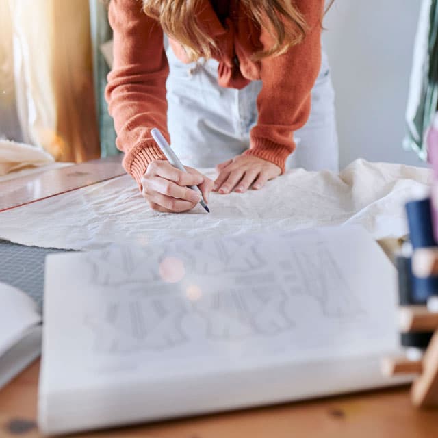 Fórmate en costura y diseño de moda en Boiro
